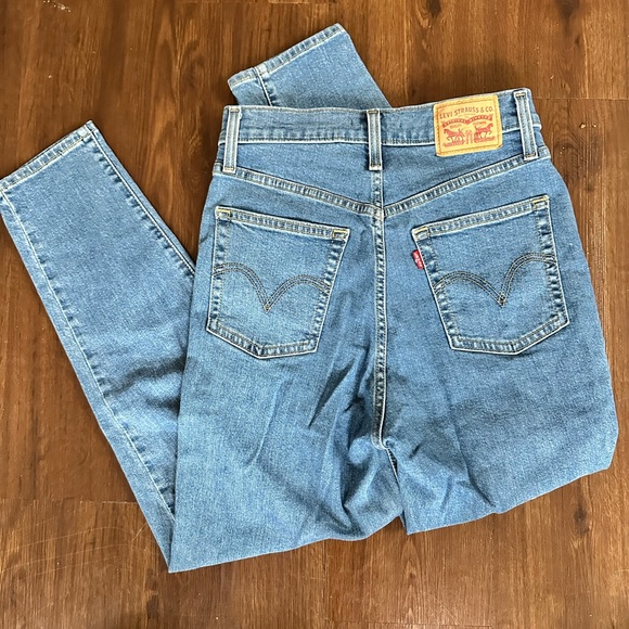 Levi’s high waisted taper jeans - Picture 6 of 11